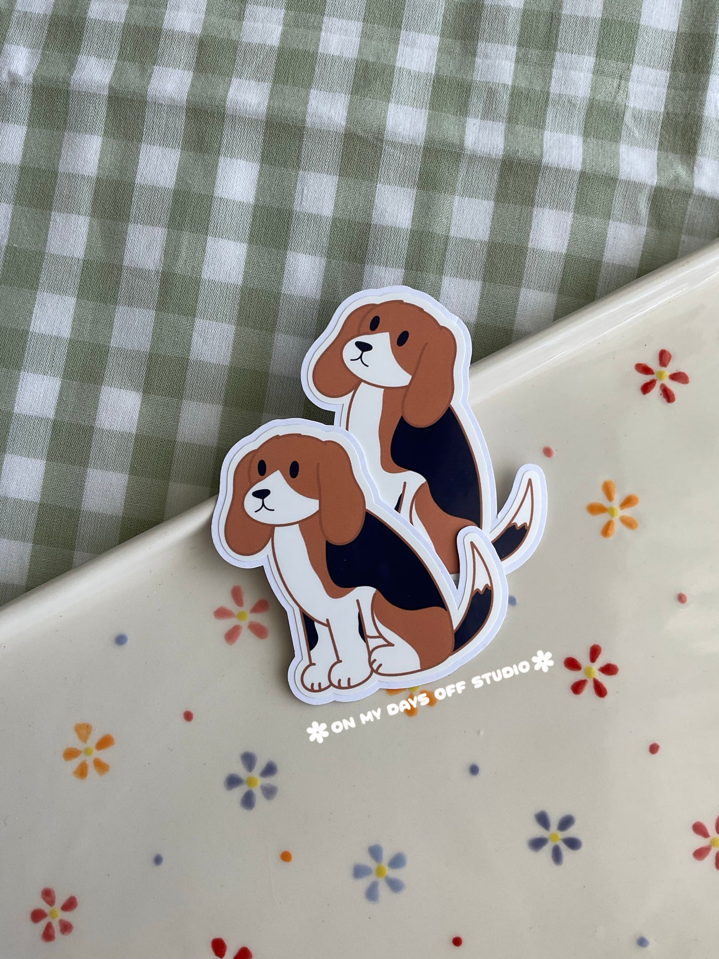 Cute vinyl sticker of a cute beagle