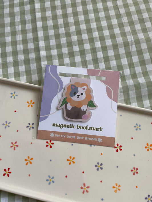 Cat in a flower pot magnetic bookmark